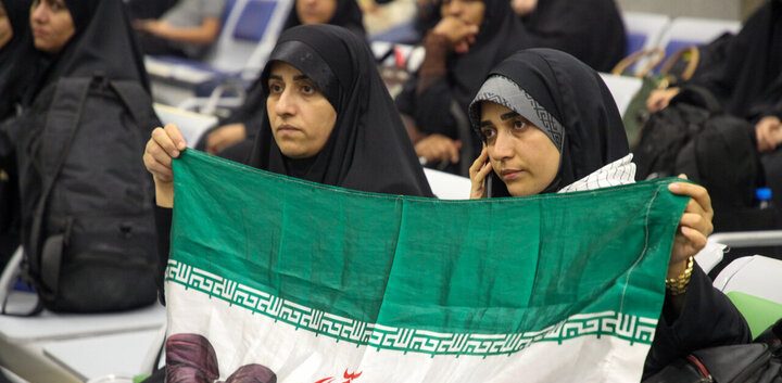 نکاتی برای حفظ آب بدن و پیشگیری از گرمازدگی در مراسم تشییع رهبر شهید انقلاب