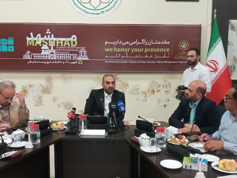 بازدید خبرنگاران از واحدهای تولید کمپوست و فرآیند بازیافت زباله سازمان پسماند