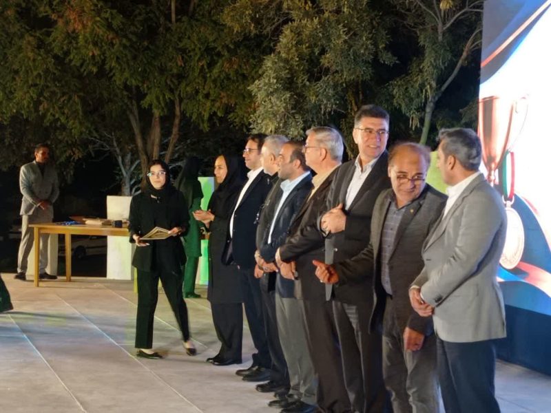 آیین تجلیل از ۴۰۰ قهرمان و مدال‌آور  ورزش برگزار شد