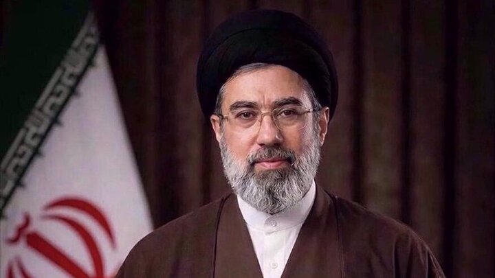 رهبر انقلاب: مسوولان حوزه سلامت به جامعه پرستاری توجه ویژه داشته باشند
